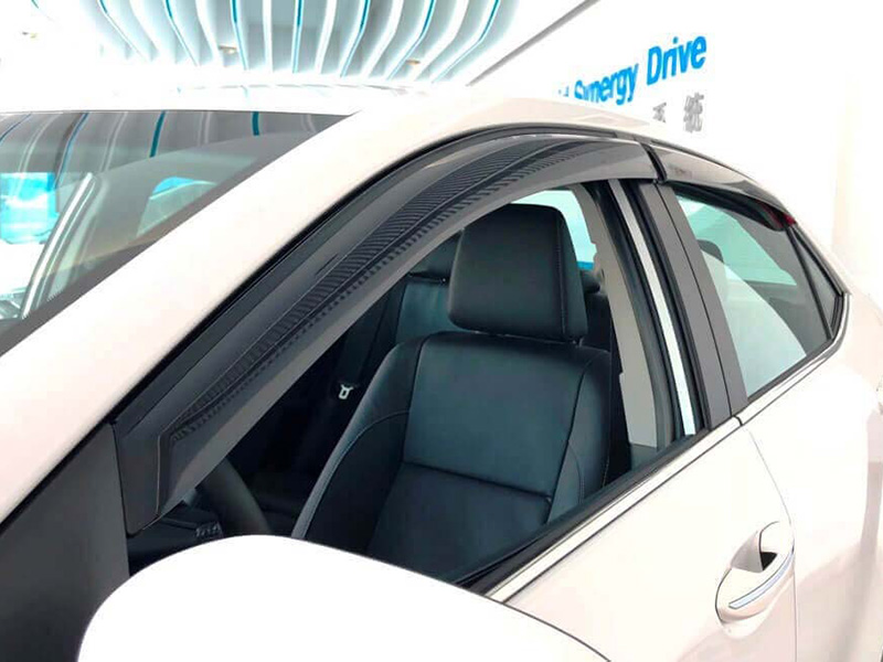 5 種車窗晴雨窗,可減少風切聲並讓您的旅途安靜下來